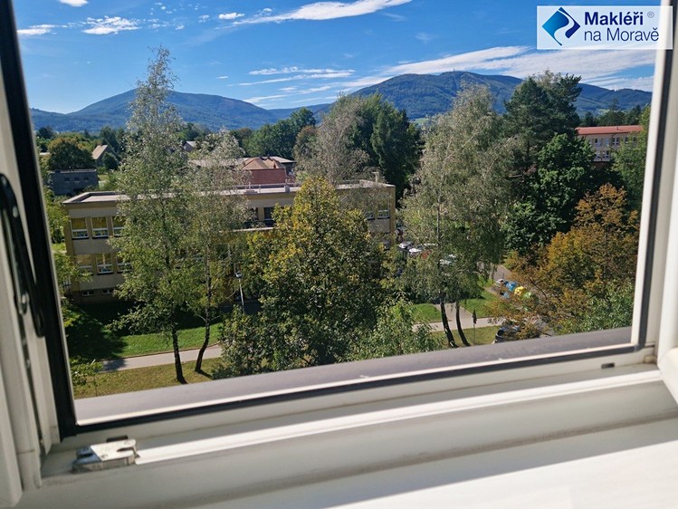 Prodej bytu 1+kk, 34 m² (1 z 31)