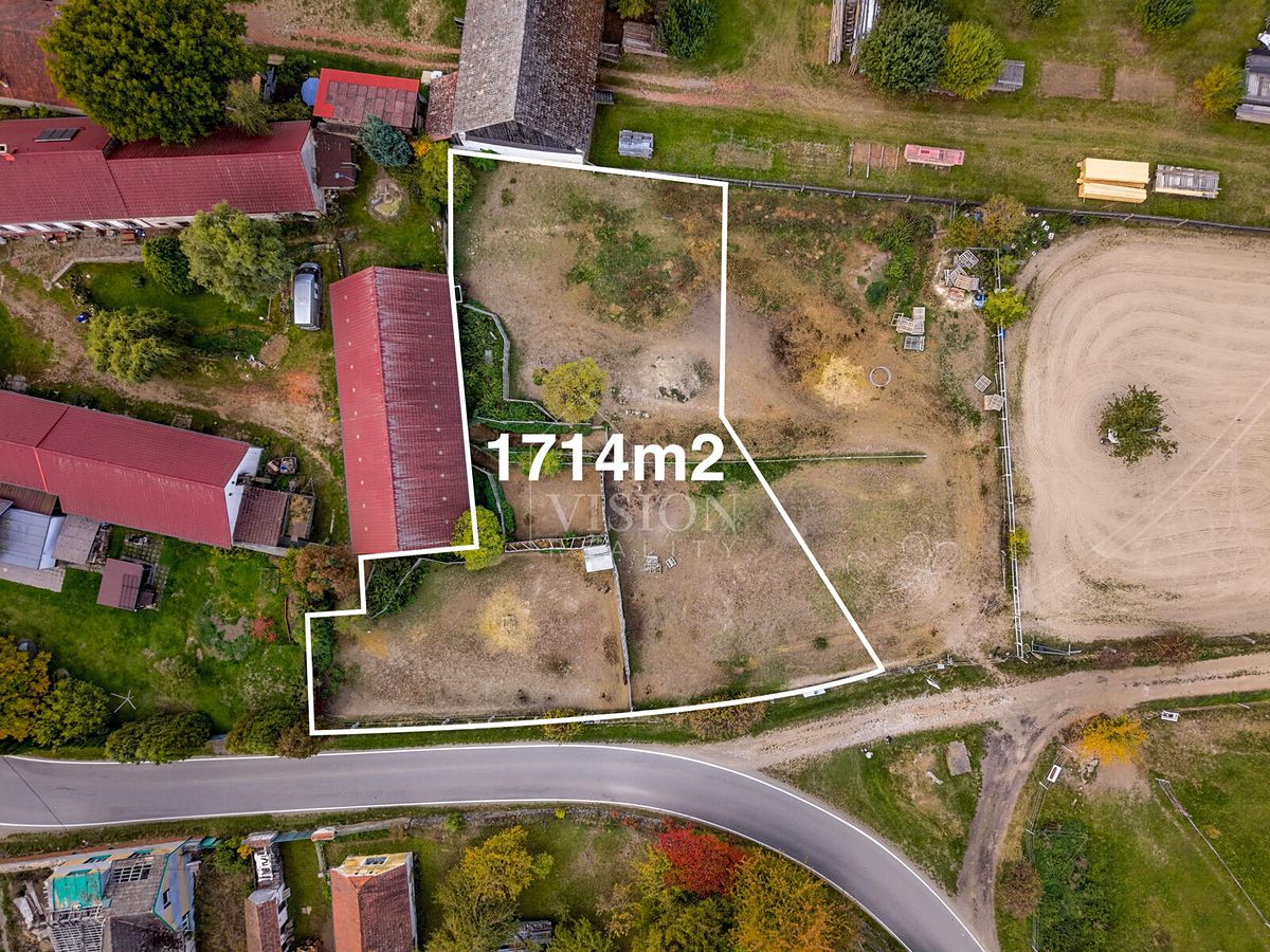 Prodej stavebního pozemku 1714 m²