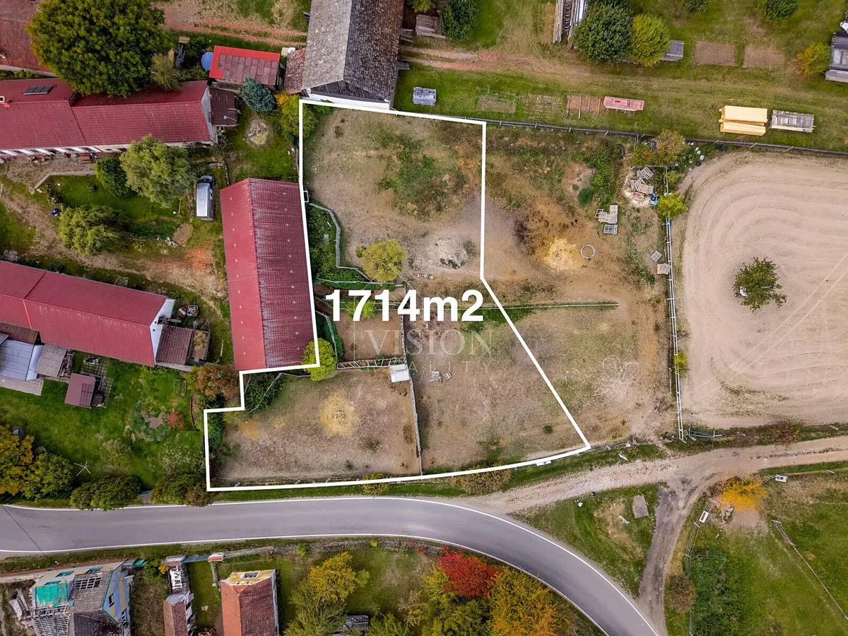 Prodej stavebního pozemku 1714 m²