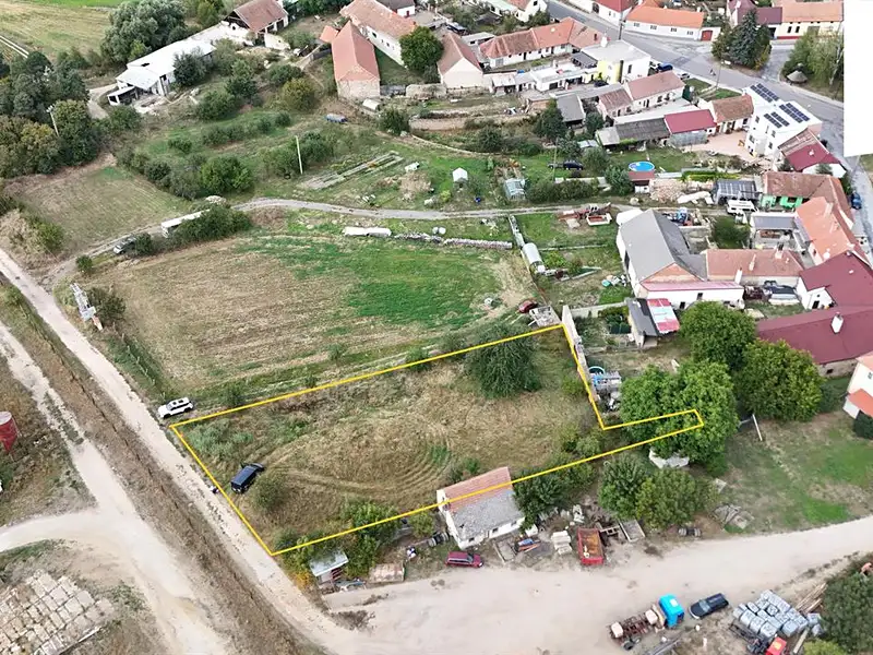 Prodej stavebního pozemku 1858 m², Hostim – náhled fotky 2