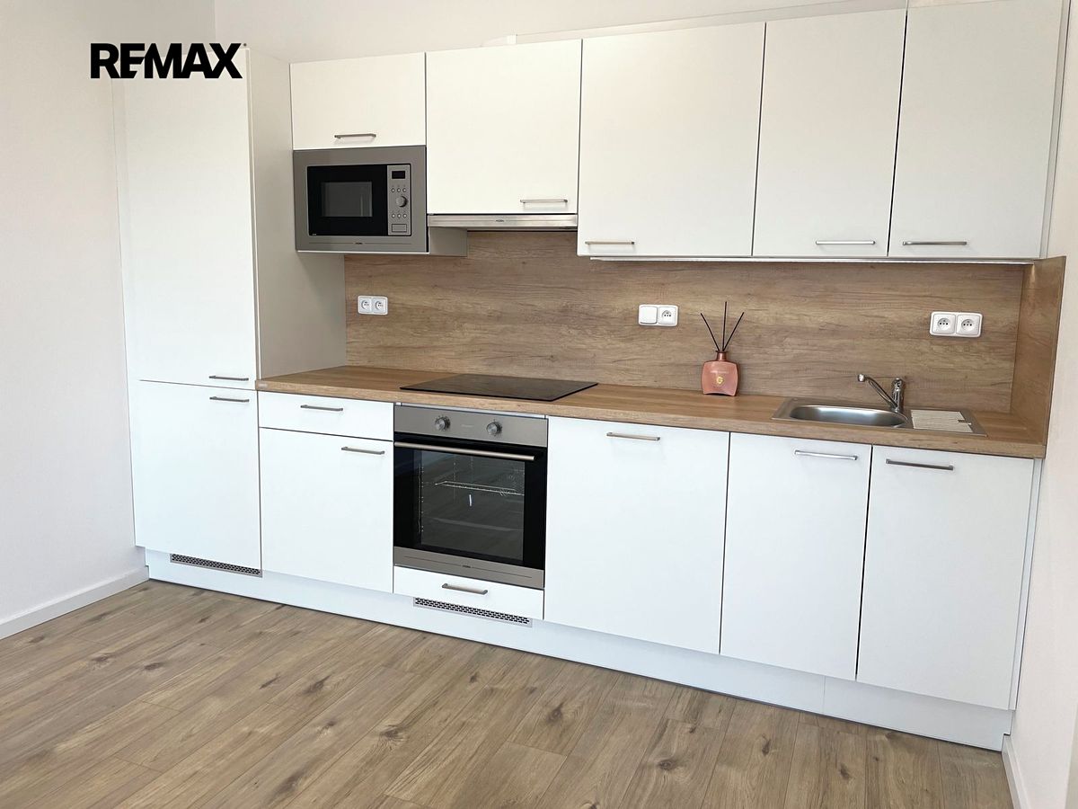 Pronájem bytu 2+kk 66 m² – fotografie 4