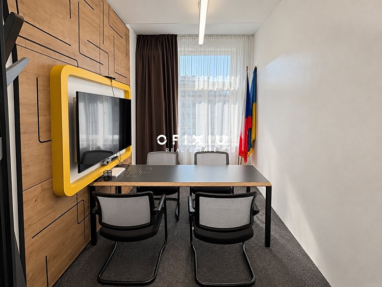Pronájem komerčního prostoru, 294 m² (15 z 18)