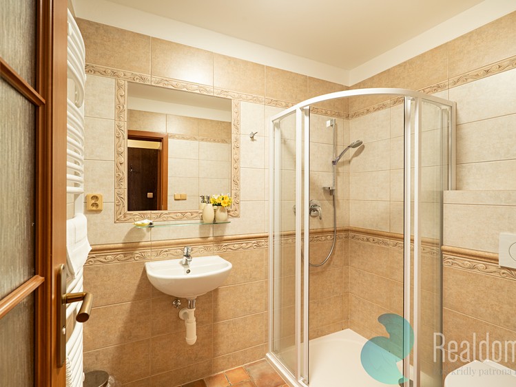 Комерційне приміщення на продаж, 300 м² (26 з 27)