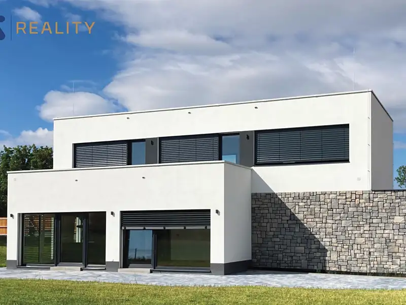 Prodej rodinného domu 191 m², pozemek 1077 m², Louny – náhled fotky 3
