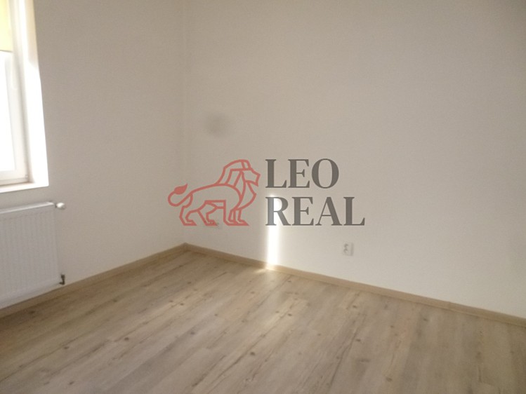 Pronájem bytu 4+1, 70 m² (7 z 13)