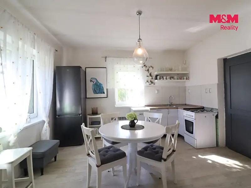 Prodej rodinného domu 180 m², pozemek 2074 m², Peruc – náhled fotky 2