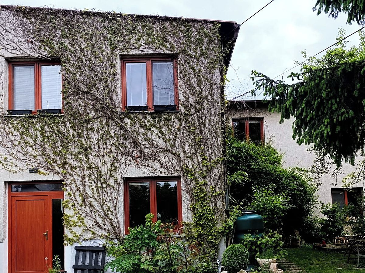 Prodej rodinného domu 205 m², pozemek 357 m², Úvaly – fotka 1 z 3