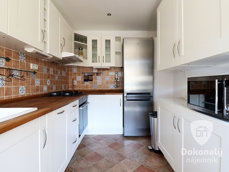 Pronájem bytu 3+kk, 71 m² (2 z 18)