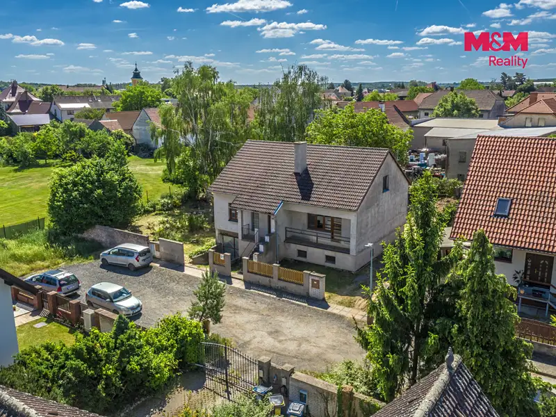 Prodej rodinného domu 135 m², pozemek 943 m², Semice – náhled fotky 2