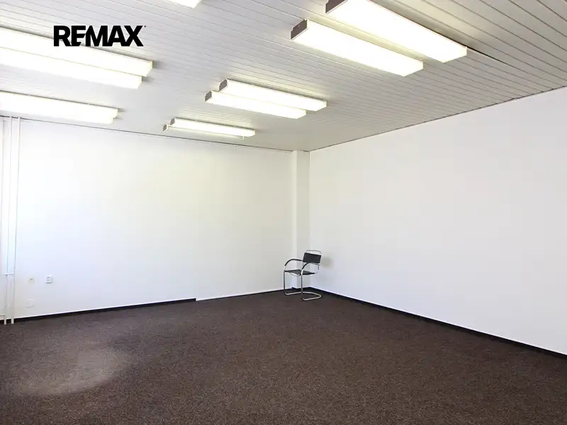 Pronájem kanceláře 36 m², České Budějovice – náhled fotky 1