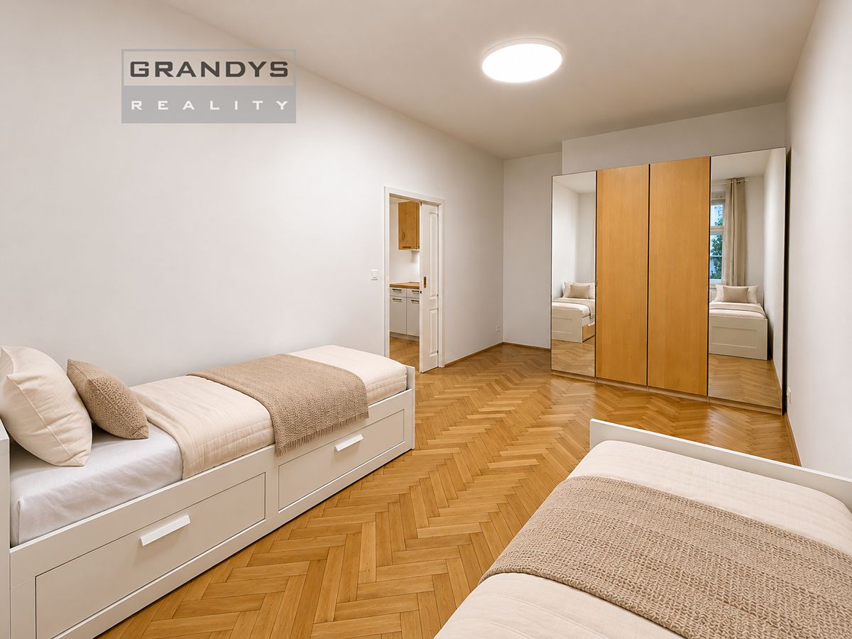 Pronájem bytu 2+kk 40 m² – fotografie 2