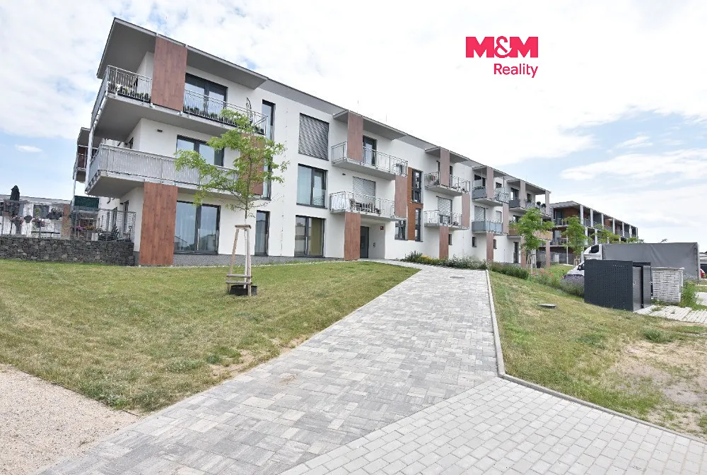 Pronájem garážového stání 9 m²