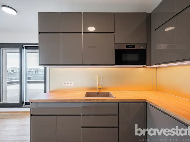 Pronájem bytu 4+kk 120 m², Praha – náhled fotky 2