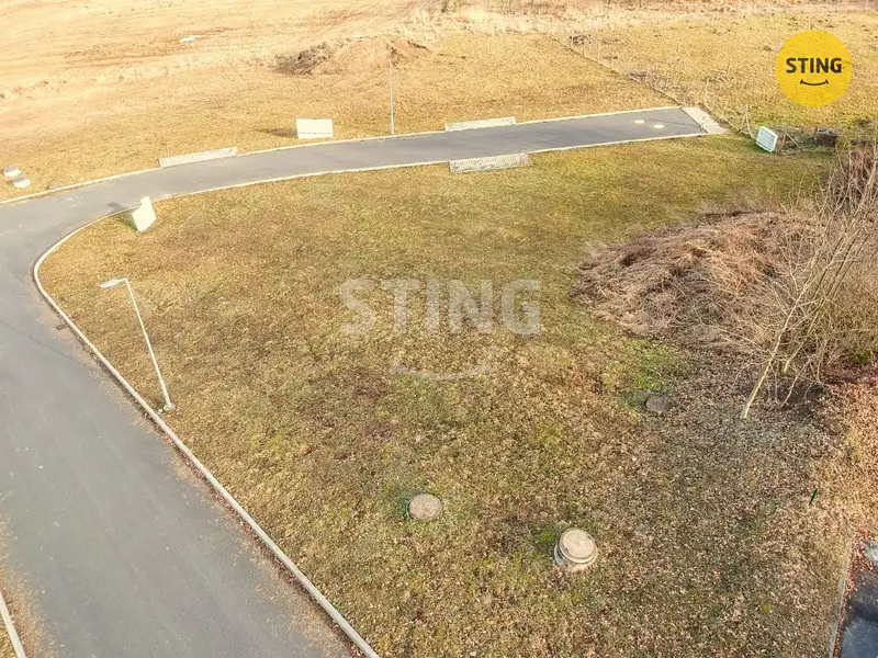 Prodej stavebního pozemku 1019 m², Puklice – náhled fotky 2