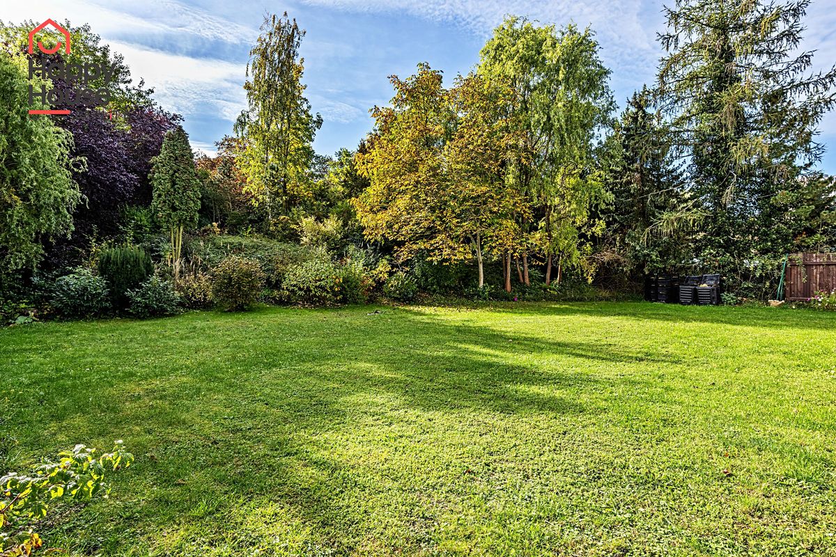 Pronájem rodinného domu 333 m², pozemek 1137 m² – fotografie 2