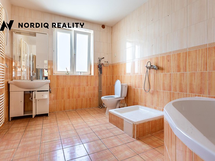 Prodej komerčního prostoru, 439 m² (8 z 39)
