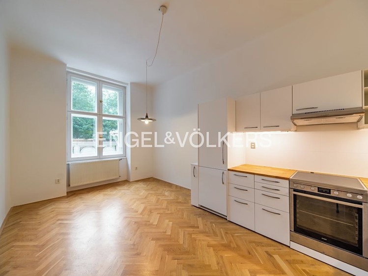 Квартира 4+1 в оренду, 130 м² (1 з 9)