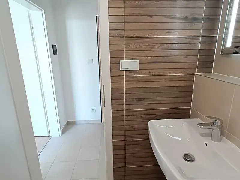Prodej bytu 1+kk 28 m², Plzeň – náhled fotky 3