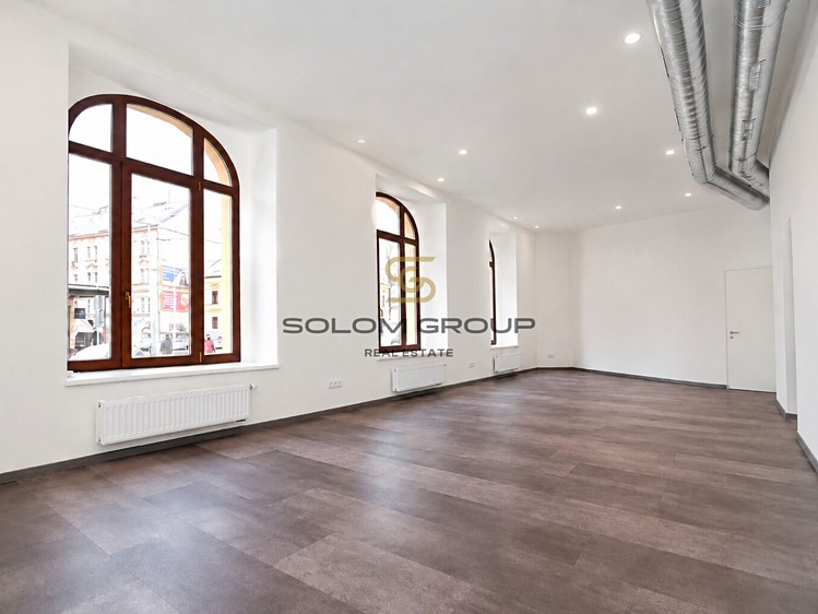 Prodej komerčního prostoru, 106 m² (1 z 7)