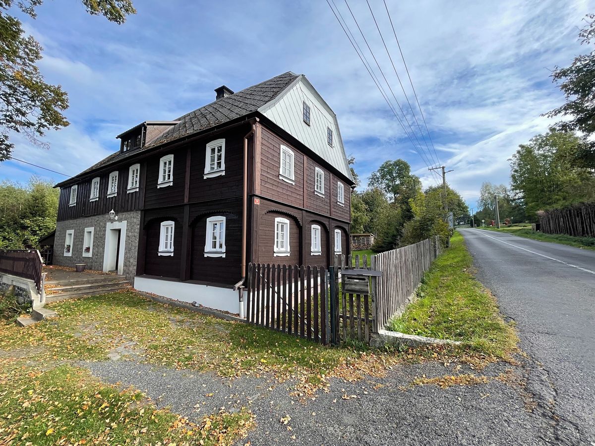 Prodej chalupy 320 m², pozemek 3596 m², Nový Oldřichov – fotka 1 z 3
