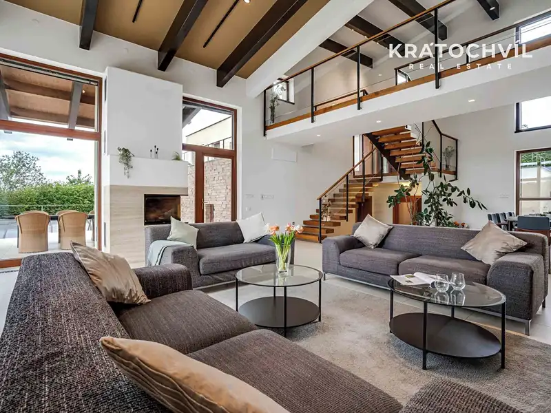Prodej rodinného domu 674 m², pozemek 2276 m², Praha – náhled fotky 3