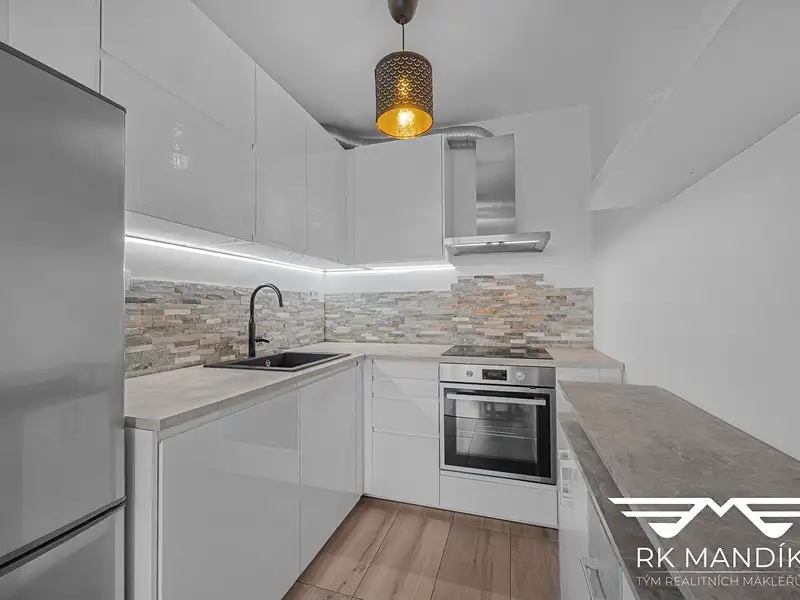 Prodej bytu 2+kk 44 m², Praha – náhled fotky 3