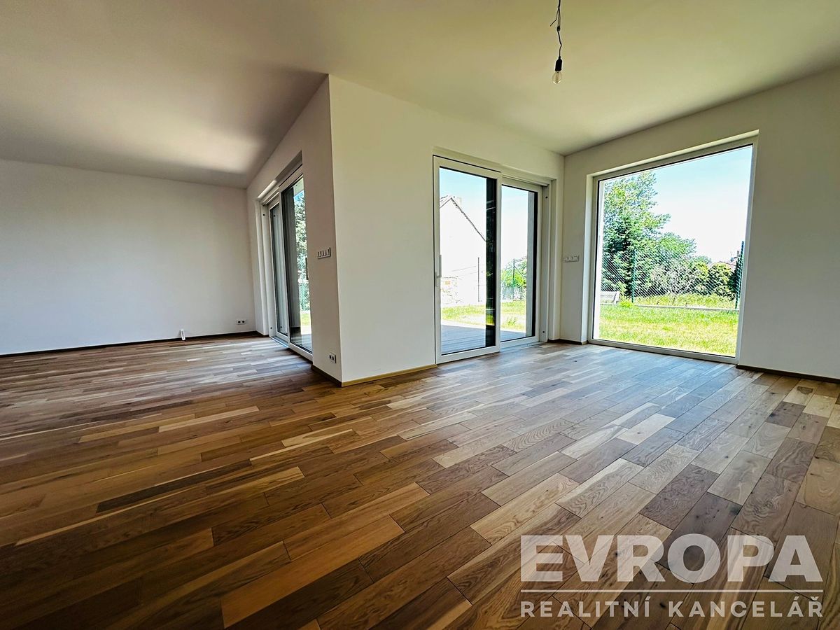 Prodej rodinného domu 129 m², pozemek 569 m², Kostelec nad Labem – fotka 1 z 3