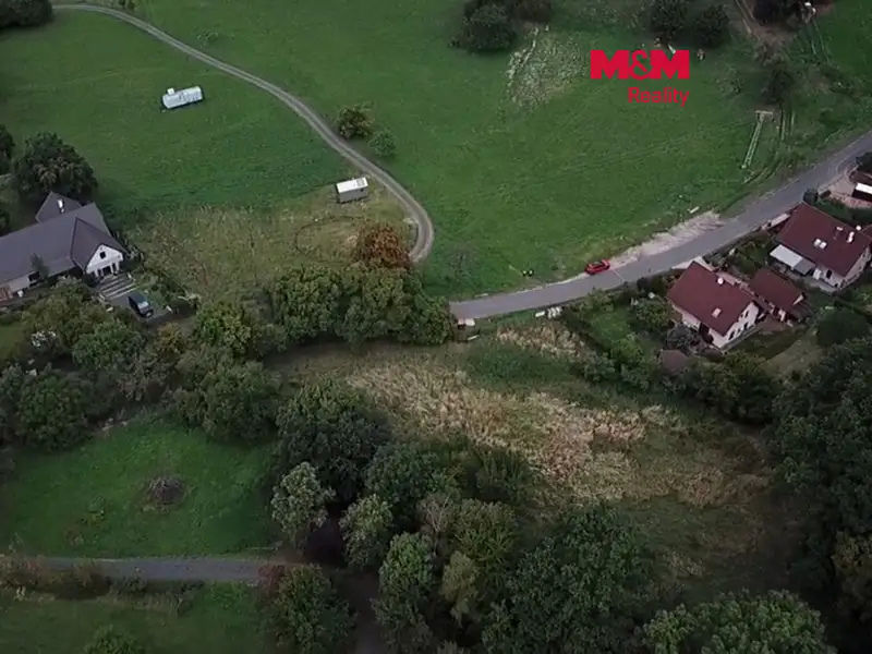 Prodej stavebního pozemku 2930 m², Hlinná – náhled fotky 1