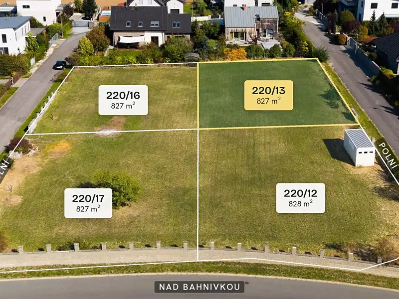 Prodej stavebního pozemku 827 m², Říčany – náhled fotky 1