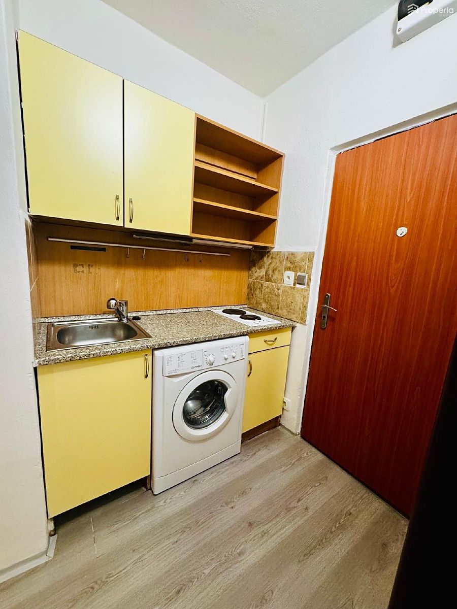 Pronájem bytu 1+kk 20 m² – fotografie 3