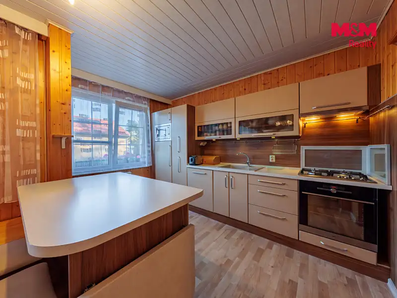 Prodej rodinného domu 158 m², pozemek 1319 m², Teplá – náhled fotky 2