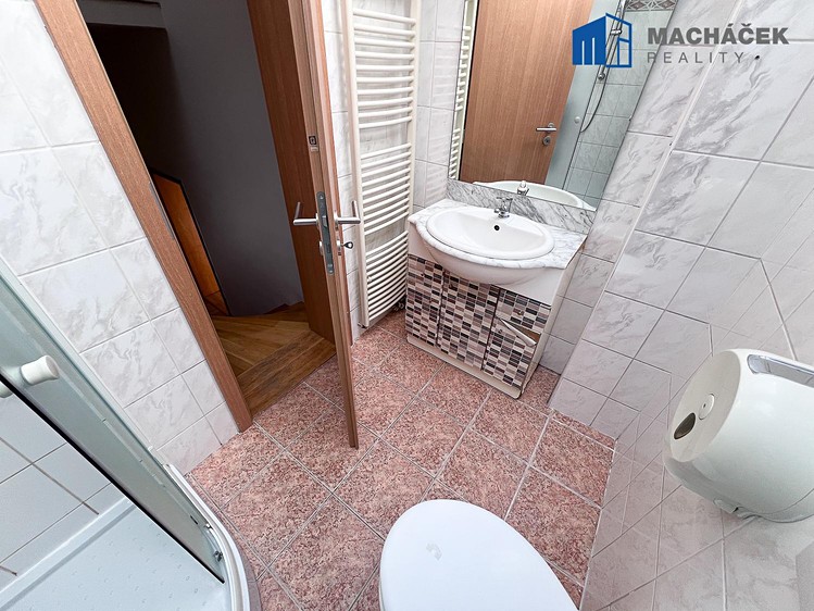 Комерційне приміщення на продаж, 278 м² (8 з 40)