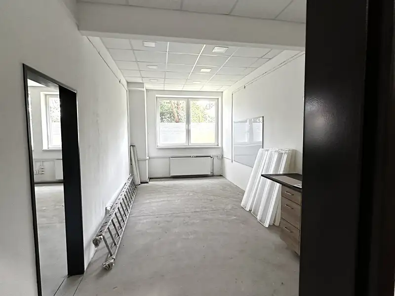 Pronájem skladového prostoru 618 m², Hořice – náhled fotky 3