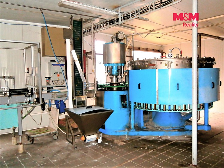 Prodej komerčního prostoru, 1 560 m² (10 z 21)