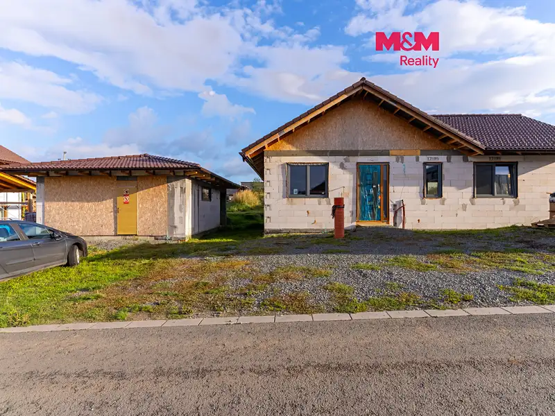Prodej rodinného domu 120 m², pozemek 871 m², Městečko Trnávka – náhled fotky 1