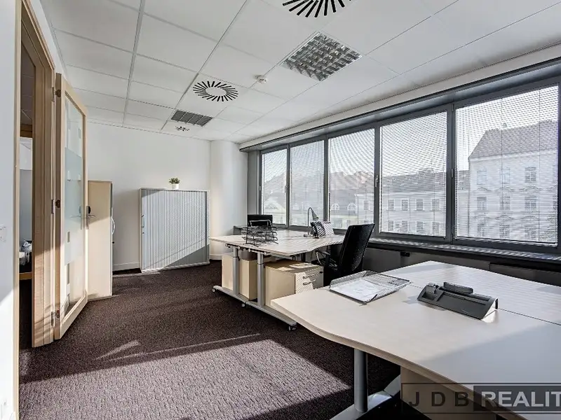Pronájem kanceláře 25 m², Praha – náhled fotky 2