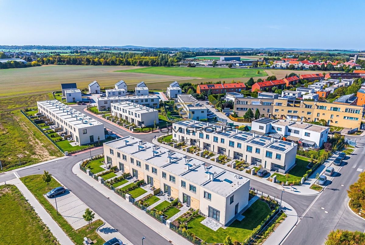 Prodej rodinného domu 102 m², pozemek 169 m², Jenštejn – fotka 1 z 3