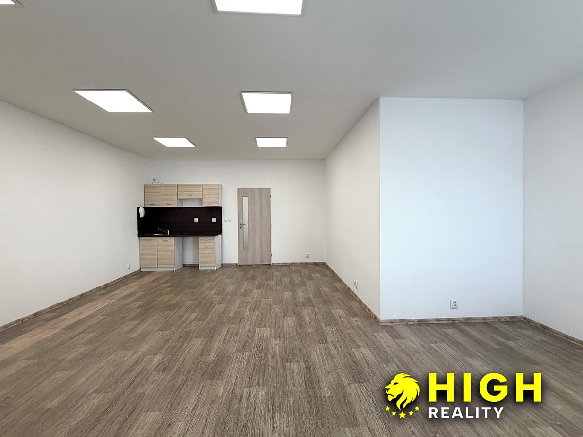 Pronájem kanceláře 36 m², Nýřany – fotka 1 z 3
