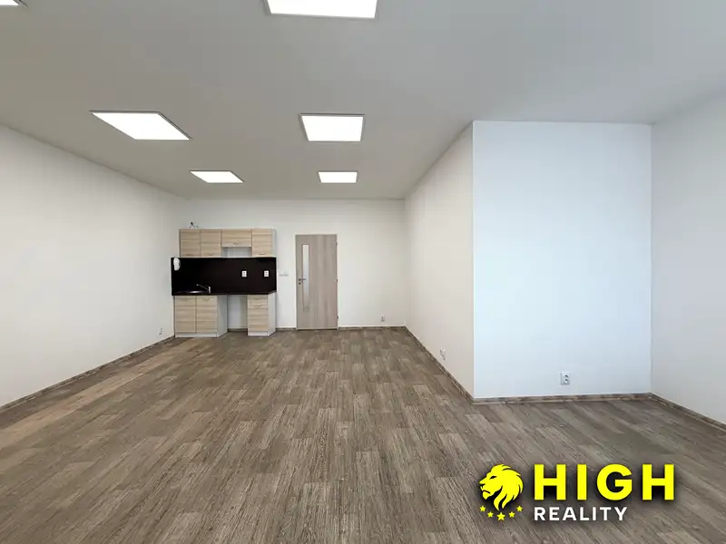 Pronájem kanceláře 36 m², Nýřany – náhled fotky 1