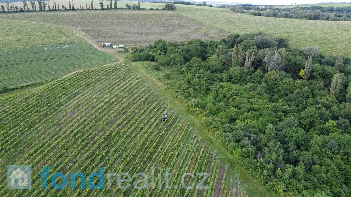 Prodej pozemku 4878 m²