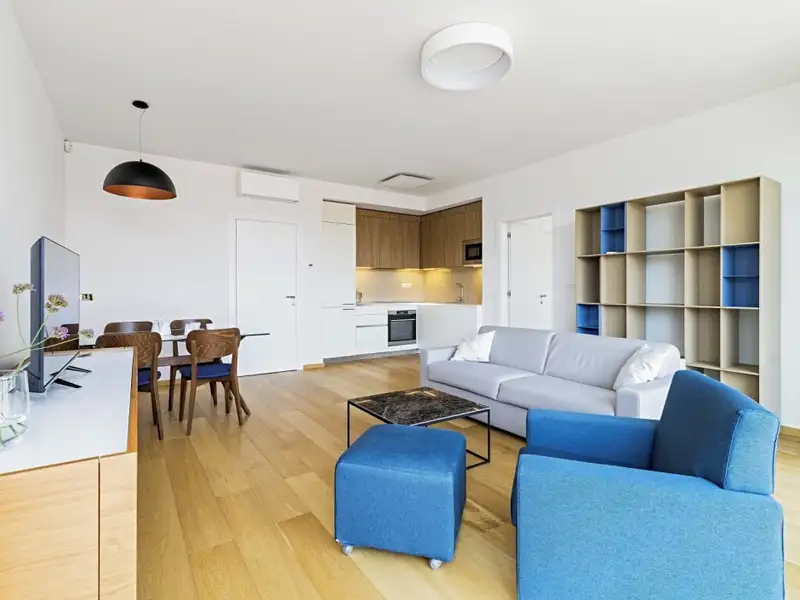 Pronájem bytu 2+kk 60 m², Praha – náhled fotky 1