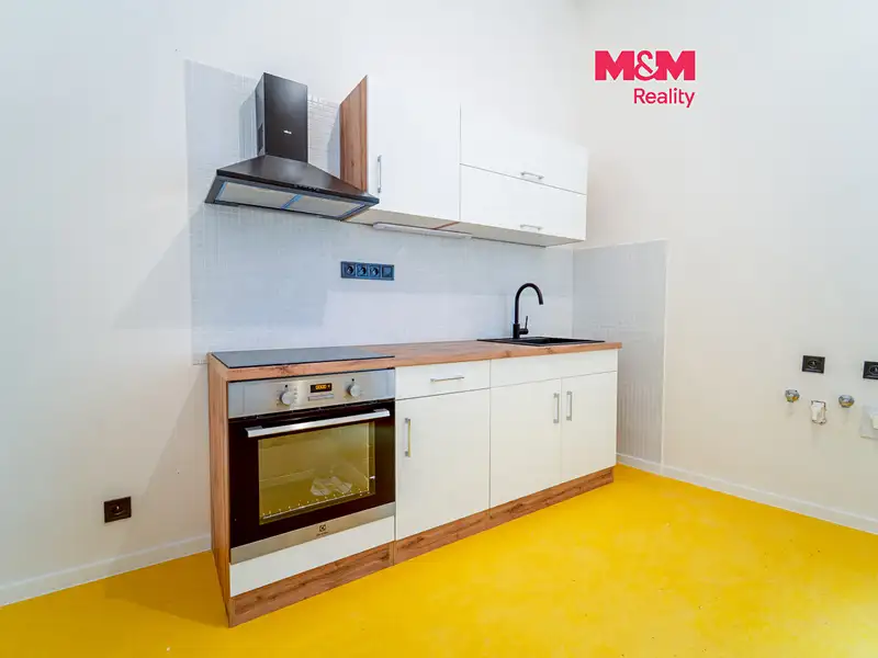 Pronájem bytu 3+1 71 m², Plzeň – náhled fotky 1