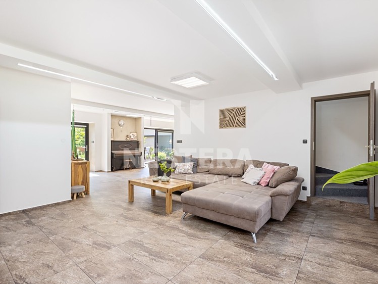 Будинок на продаж, 341 м² (14 з 37)