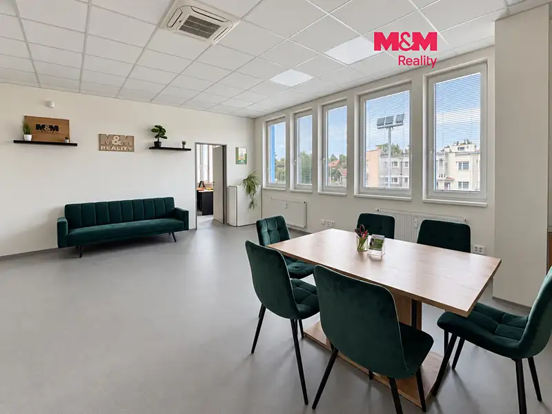 Pronájem kanceláře 72 m², Přeštice – náhled fotky 1