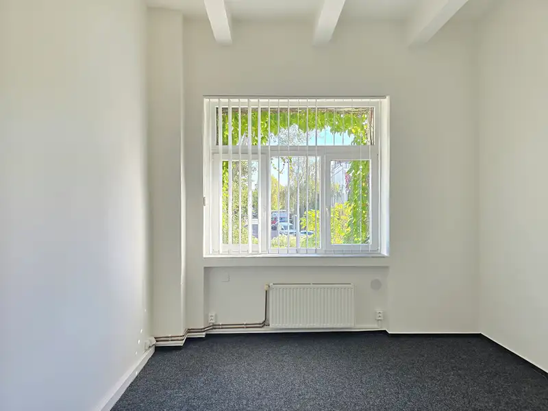 Pronájem kanceláře 18 m², Praha – náhled fotky 1