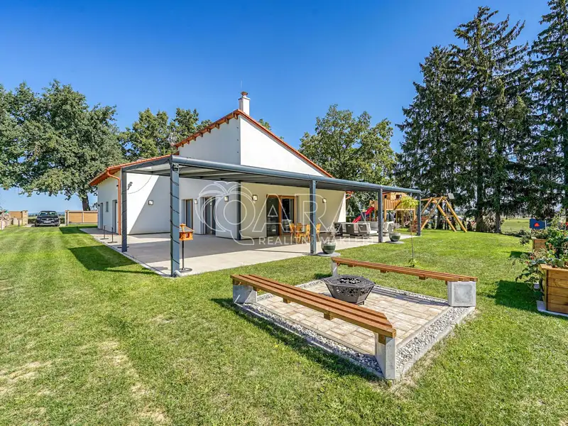 Prodej rodinného domu 350 m², pozemek 3414 m², Libějovice – náhled fotky 1