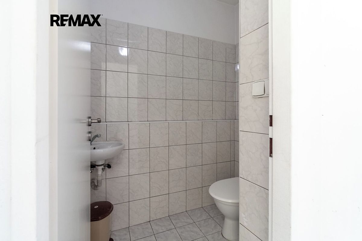 Pronájem obchodního prostoru 27 m² – fotografie 4