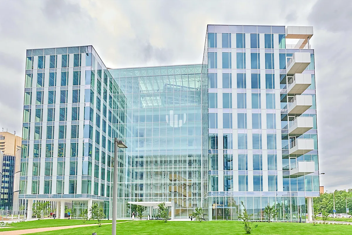 Pronájem kanceláře 392 m²