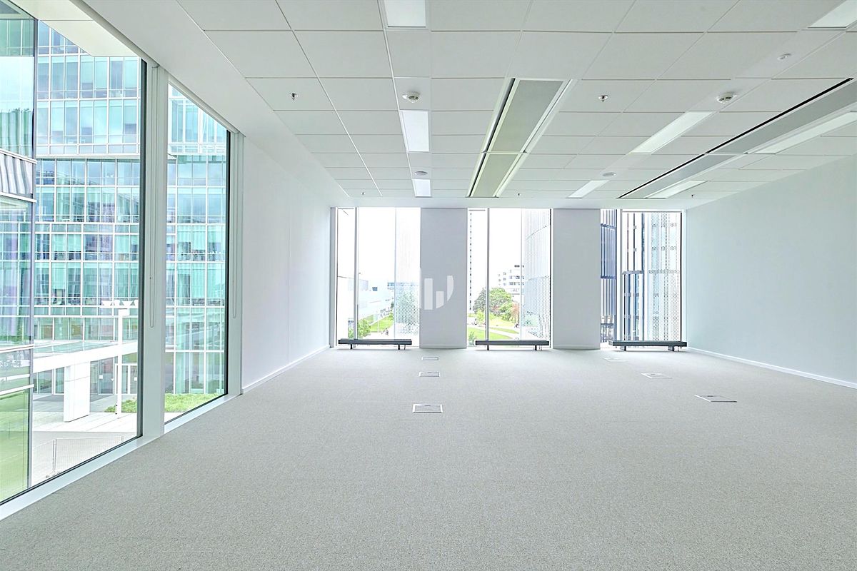 Pronájem kanceláře 392 m² – fotografie 4