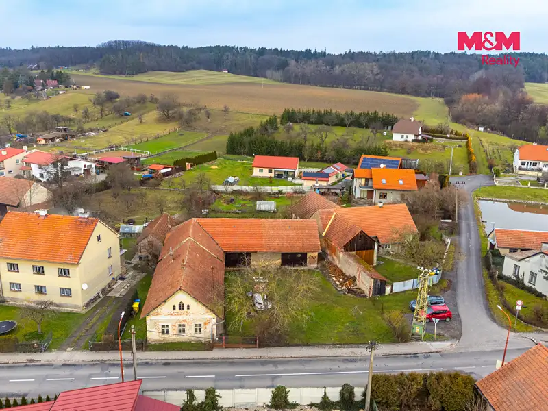 Prodej rodinného domu 253 m², pozemek 917 m², Dobříkov – náhled fotky 3